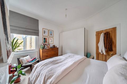 3 bedroom flat to rent, Gondar Gardens, West Hampstead, London, NW6