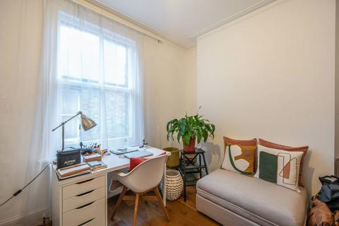 3 bedroom flat to rent, Gondar Gardens, West Hampstead, London, NW6