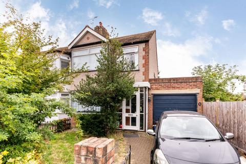 Vincam Close, Twickenham, TW2