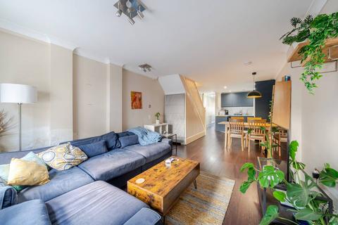 3 bedroom house for sale, Alderney Road, Stepney, London, E1