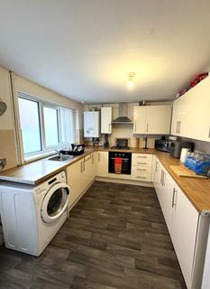 3 bedroom terraced house to rent, Thornton Road, Bootle L20