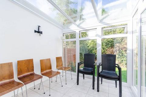 undefined, Avalon Road, West Ealing, London, W13