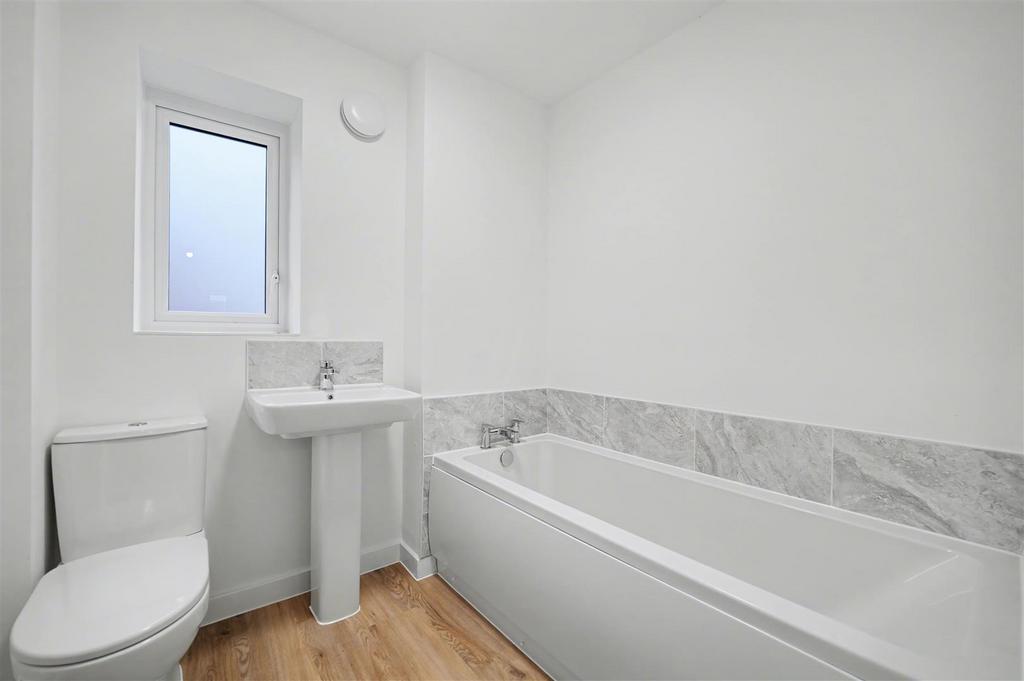Main Bathroom.jpeg