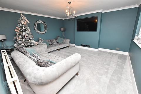 4 bedroom detached house for sale, Weekes Road, Cleethorpes DN35