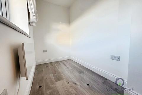 2 bedroom flat to rent, Highland Road, Kent ME15