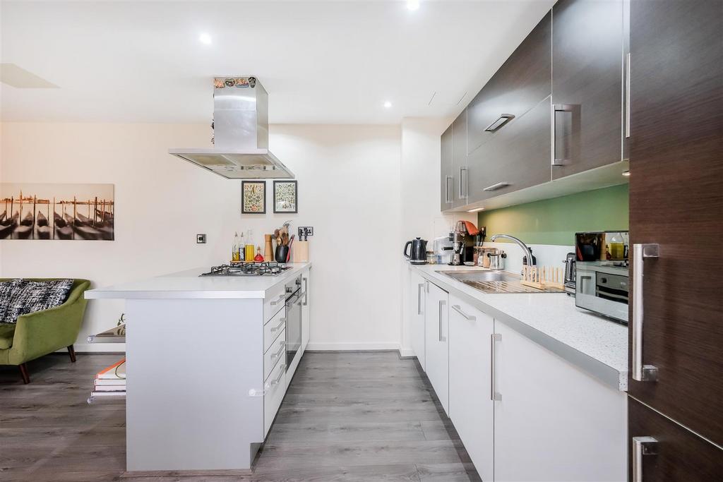 10 Pooley Court-16.jpg