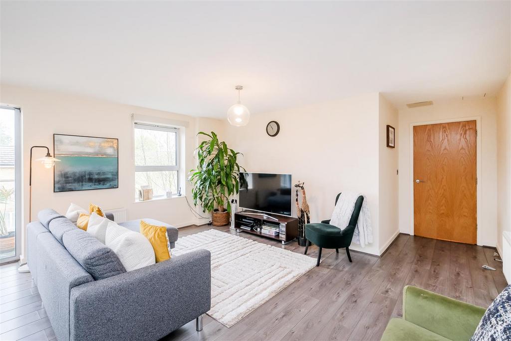 10 Pooley Court-11.jpg