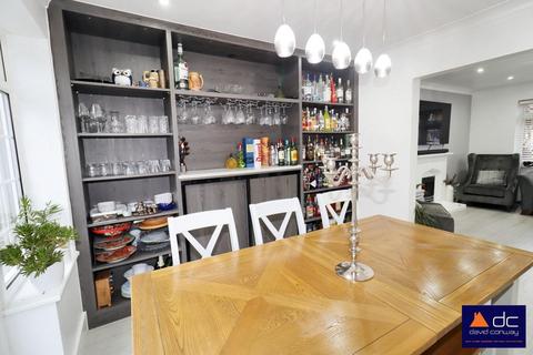undefined, Squirrels Close, Uxbridge, UB10 9NZ