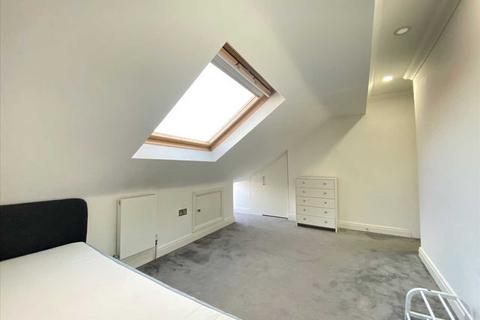 House share to rent, Perryn Road, Acton