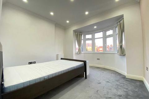 House share to rent, Perryn Road, Acton