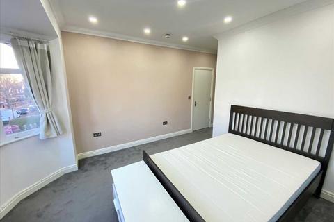 House share to rent, Perryn Road, Acton
