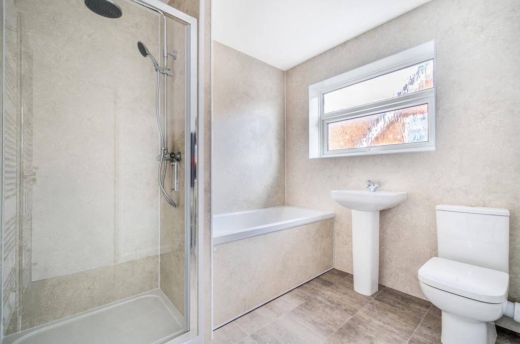 Bath/Shower Room