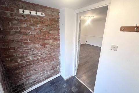 3 bedroom semi-detached house to rent, Carlton, Nottingham NG4