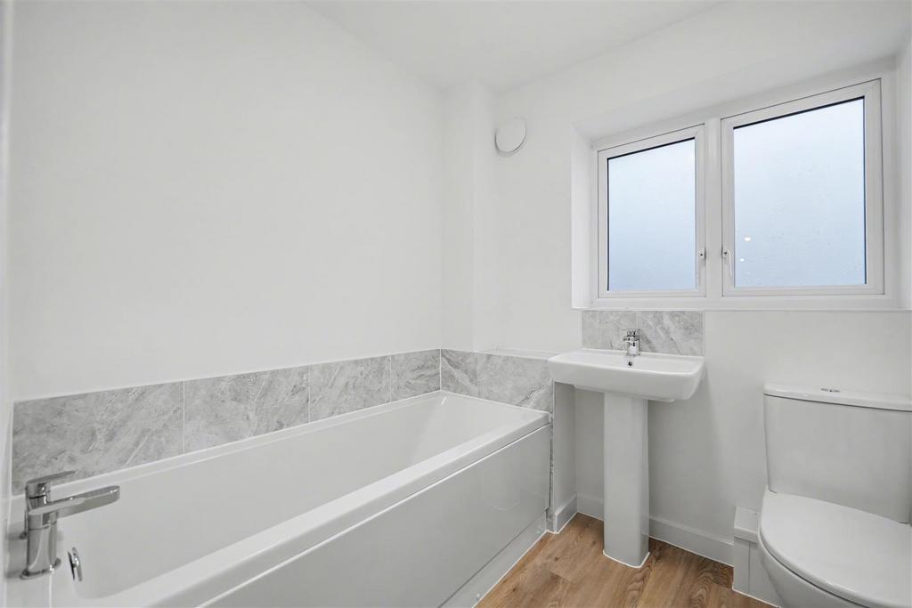 Main Bathroom.jpeg