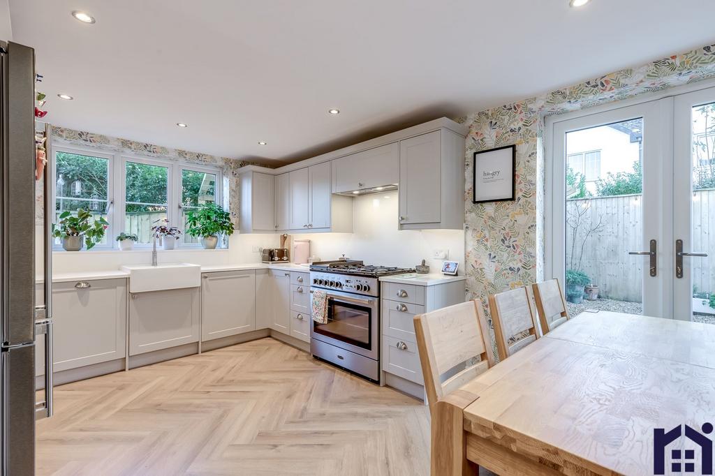 Dining kitchen