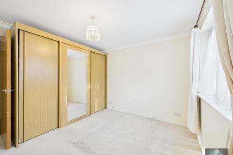 undefined, Connaught Gardens, West Green RH10