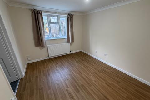 1 bedroom house to rent, Portswood Road, Southampton, SO17