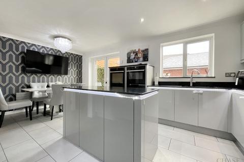 4 bedroom detached house for sale, Strathmore Gardens, South Shields