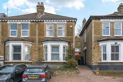 undefined, South Croydon CR2