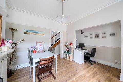 undefined, South Croydon CR2