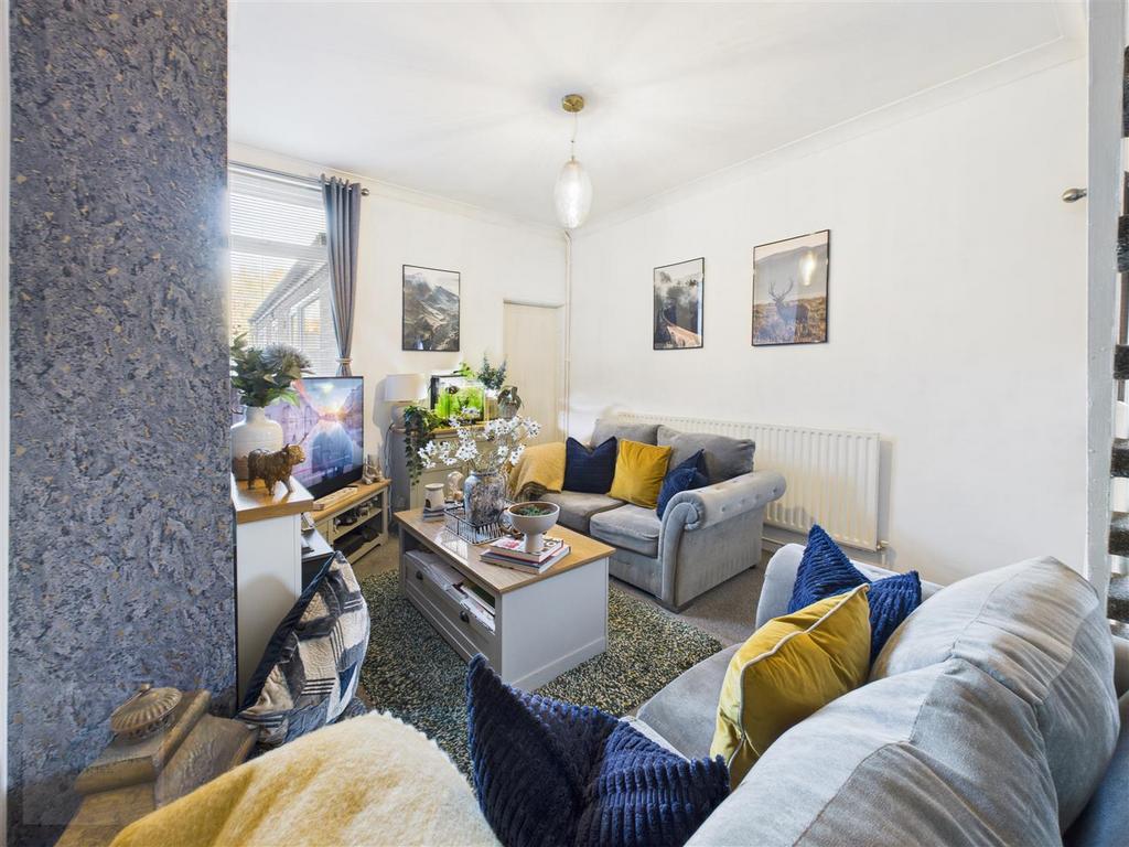 CAM04675 G0-PR0044-STILL007.jpg