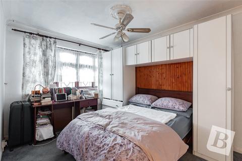 3 bedroom terraced house for sale, Ongar Way, Rainham, RM13
