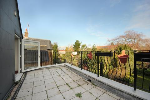 1 bedroom flat for sale, Rosemount Rd, W3