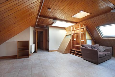 1 bedroom flat for sale, Rosemount Rd, W3