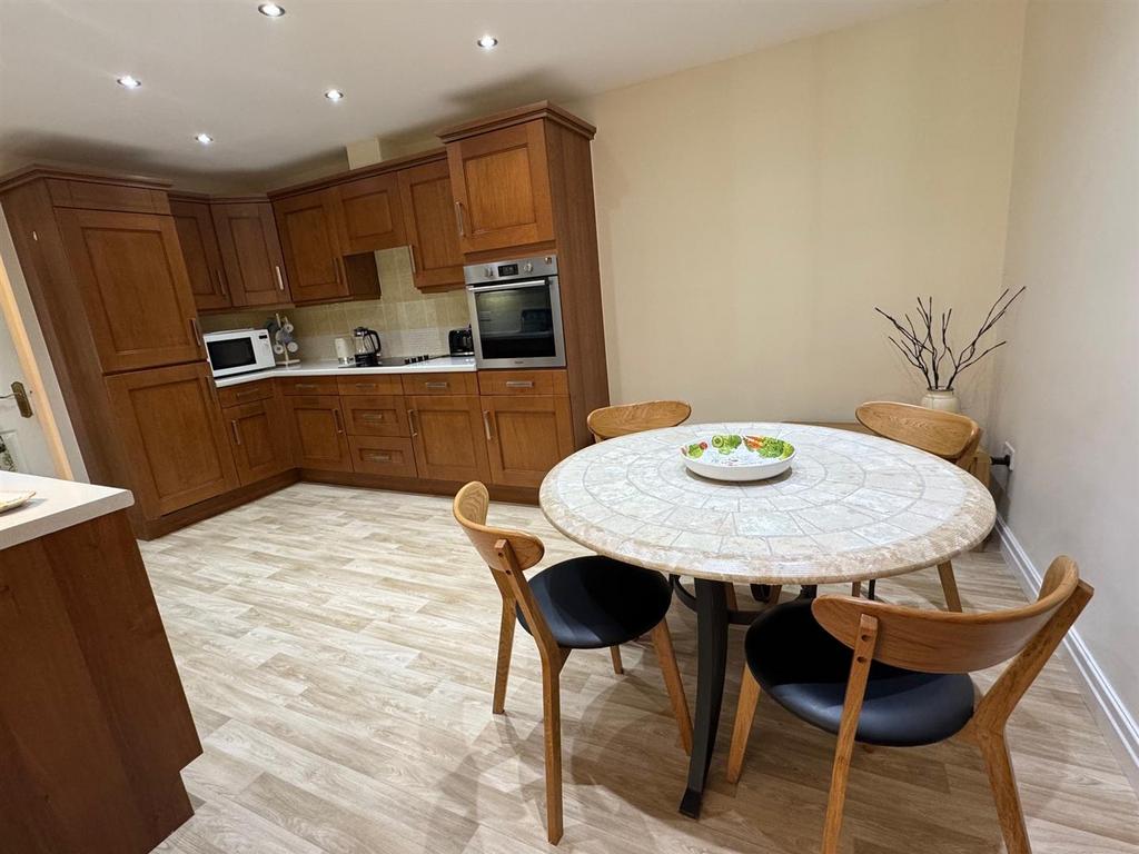 Dining kitchen