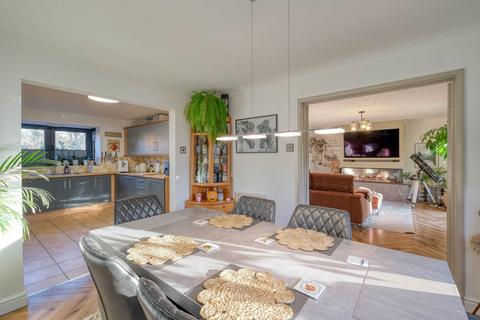 4 bedroom detached house for sale, Lechlade Close, Redditch, B98