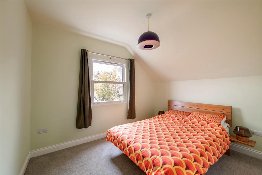 95 Nutley Lane internals-2.jpg