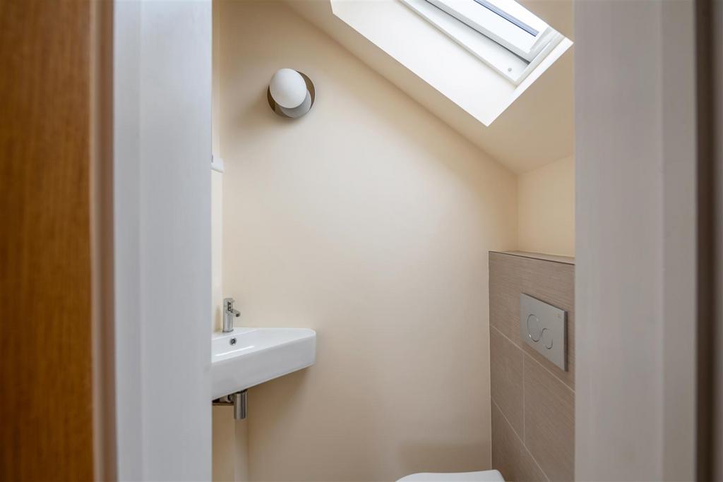 95 Nutley Lane internals-3.jpg