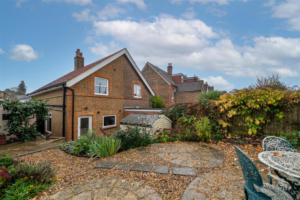 95 Nutley Lane externals-17.jpg