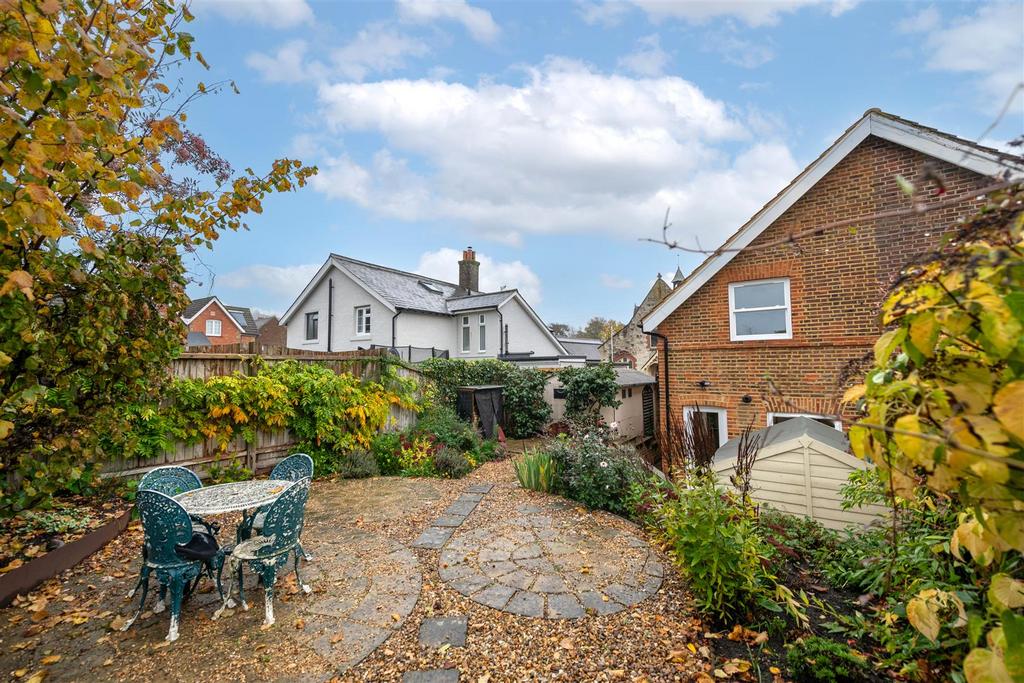 95 Nutley Lane externals-15.jpg