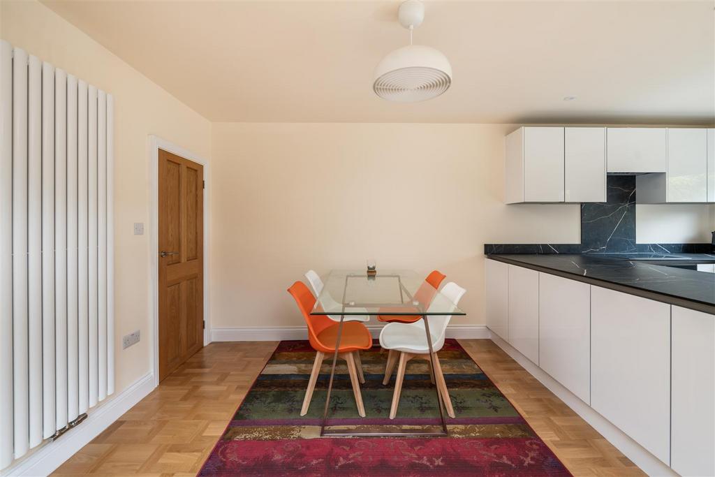 95 Nutley Lane internals more10.jpg