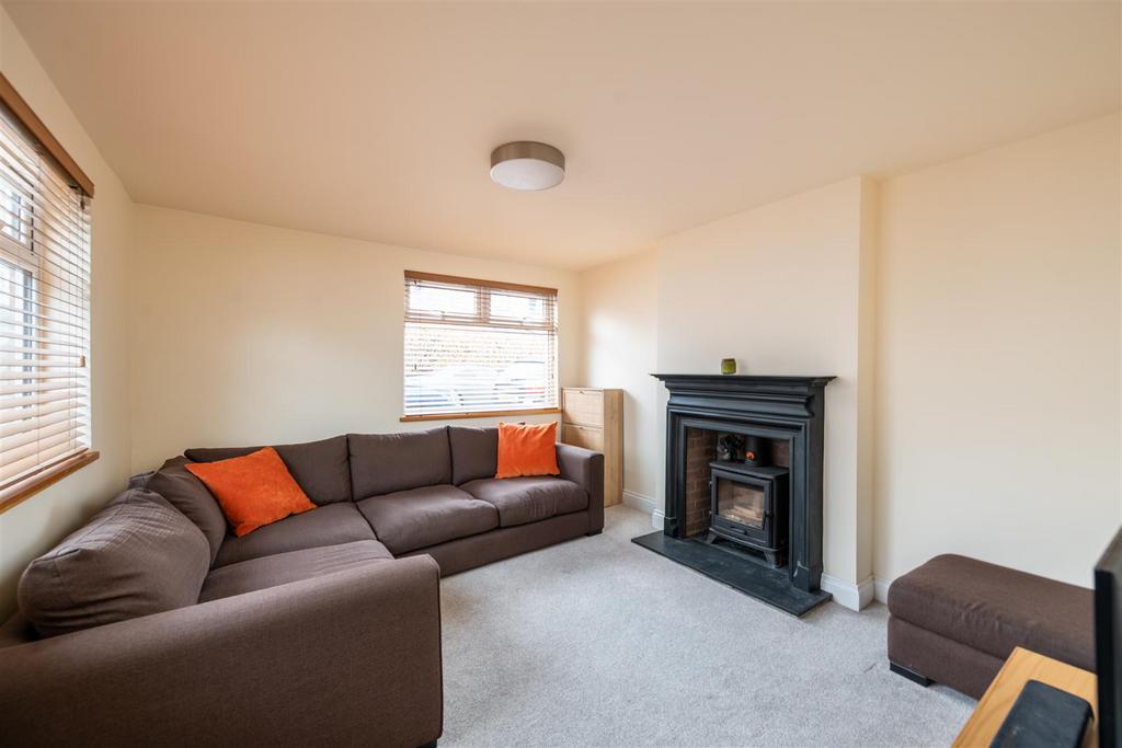 95 Nutley Lane internals-5.jpg