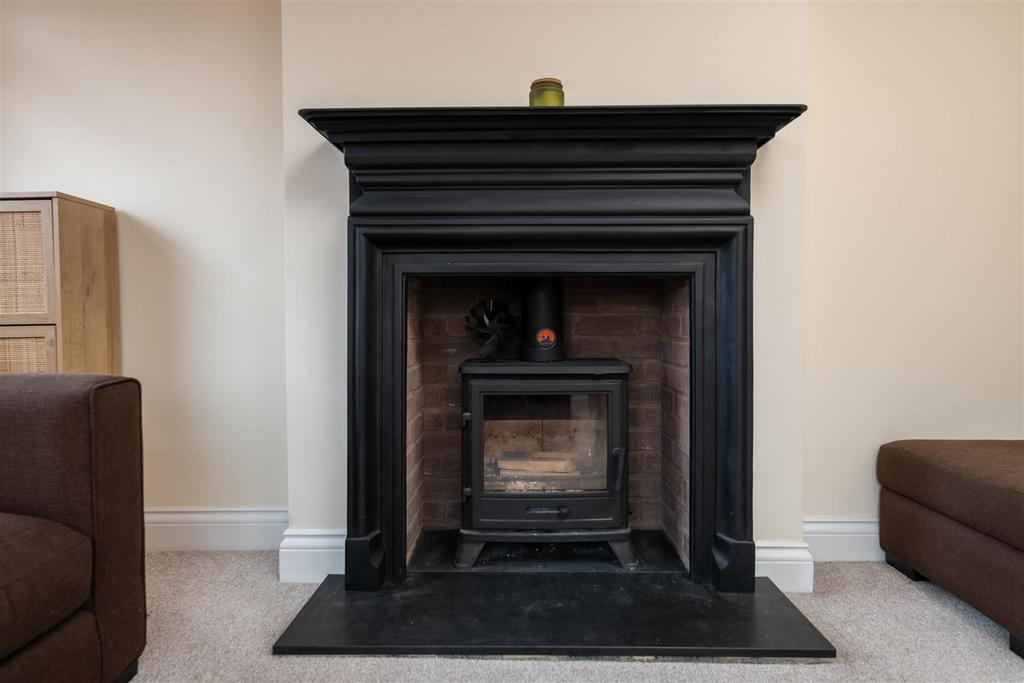 95 Nutley Lane internals-6.jpg