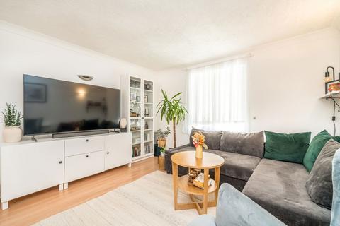 undefined, London Road, Isleworth TW7
