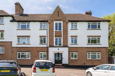 2 bedroom flat to rent, Manor Road, Twickenham TW2