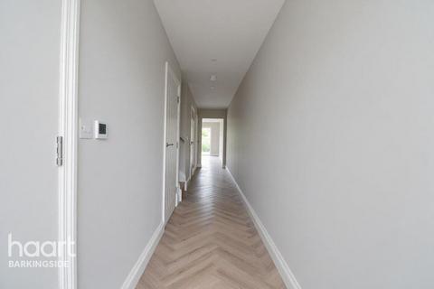 3 bedroom semi-detached bungalow for sale, Peachtree Close, Hainault