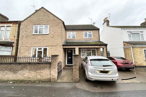 4 bedroom detached house to rent, Dogsthorpe Road, PETERBOROUGH PE1