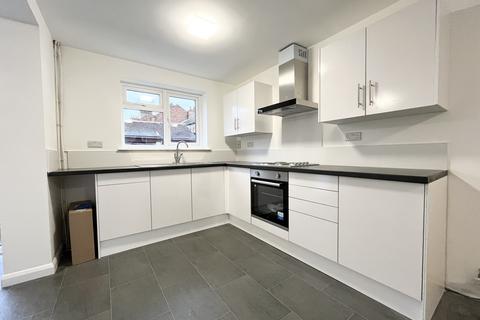 4 bedroom detached house to rent, Dogsthorpe Road, PETERBOROUGH PE1