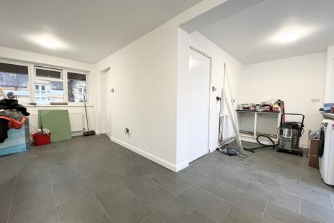 4 bedroom detached house to rent, Dogsthorpe Road, PETERBOROUGH PE1