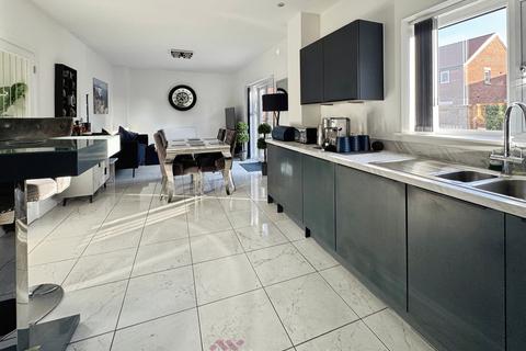 4 bedroom detached house for sale, Myers Pasture, Goole DN14