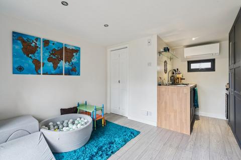 3 bedroom property for sale, Chequers Orchard, Iver SL0