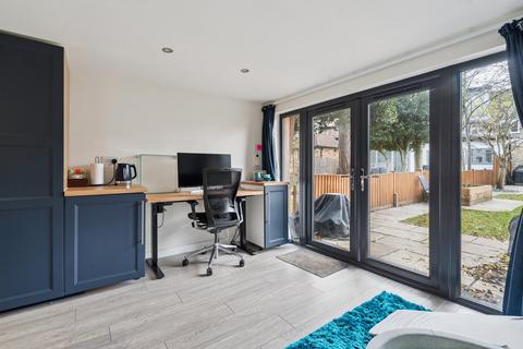 3 bedroom property for sale, Chequers Orchard, Iver SL0
