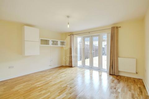 4 bedroom semi-detached house to rent, Kings Reach, Langley SL3