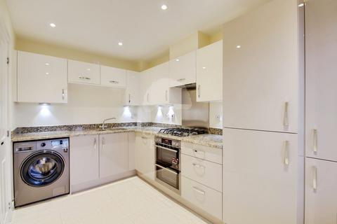 4 bedroom semi-detached house to rent, Kings Reach, Langley SL3
