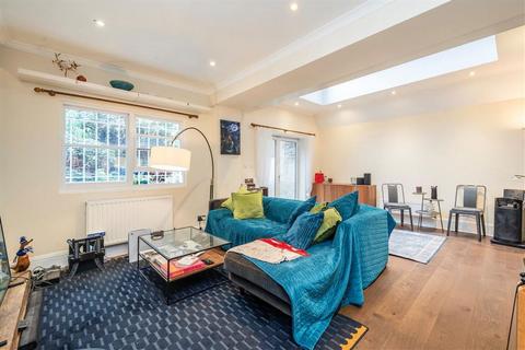 1 bedroom flat for sale, Westwick Gardens, London W14