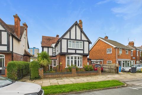 Hamlyn Avenue, Hull, HU4 6BT